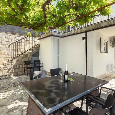 Family House Grey Apartamento Duboka Exterior foto