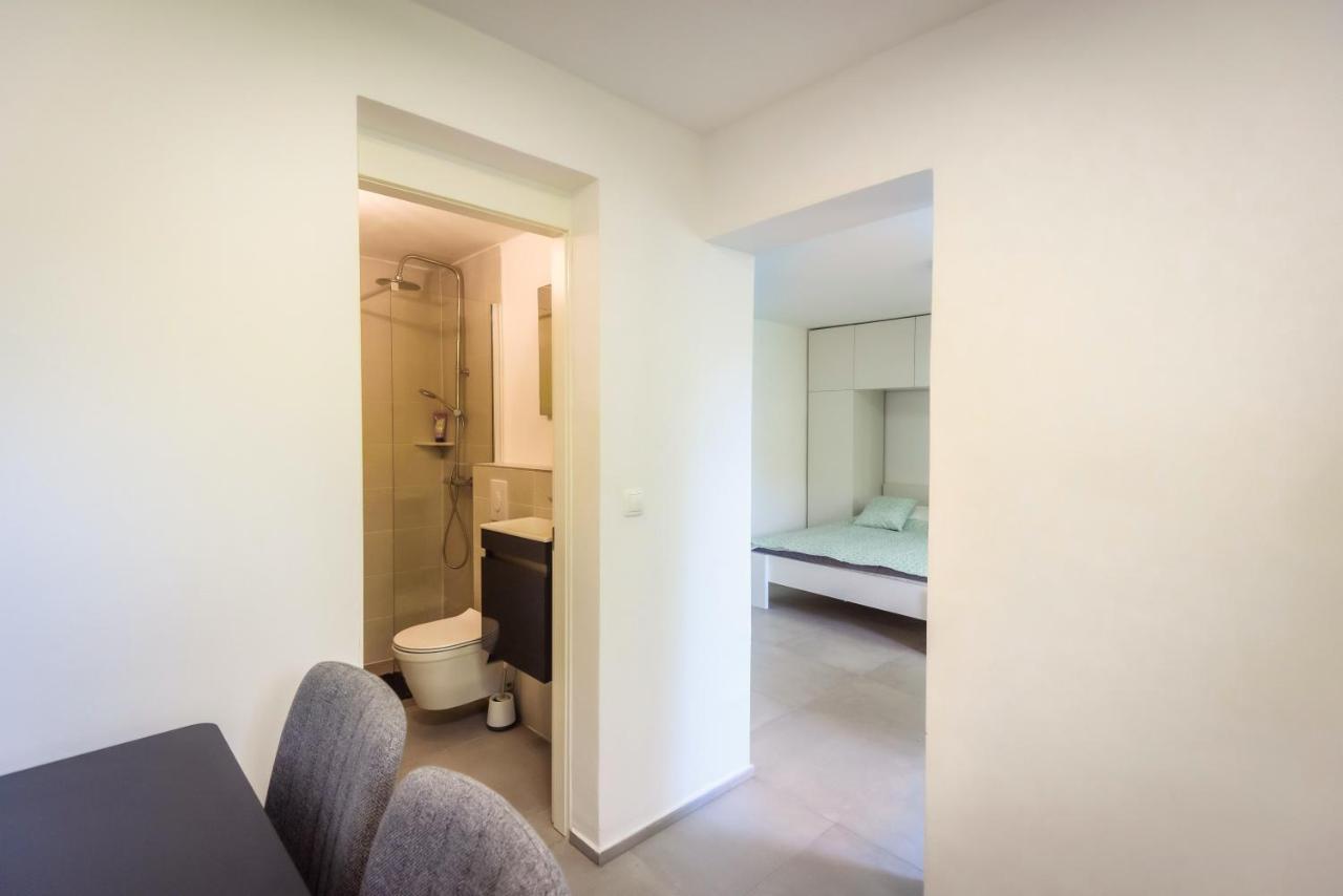 Family House Grey Apartamento Duboka Exterior foto