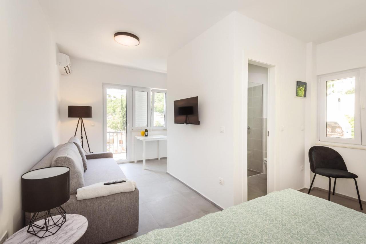 Family House Grey Apartamento Duboka Exterior foto