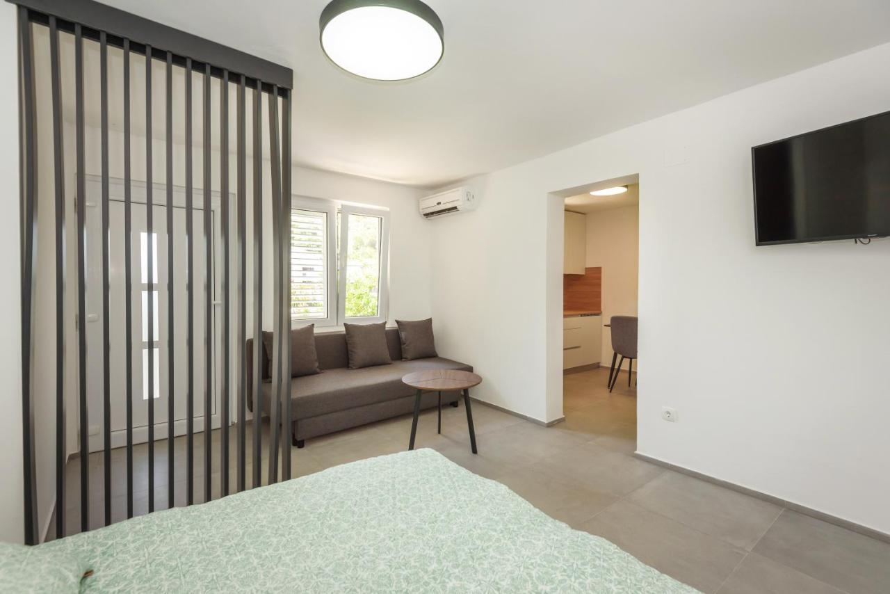 Family House Grey Apartamento Duboka Exterior foto