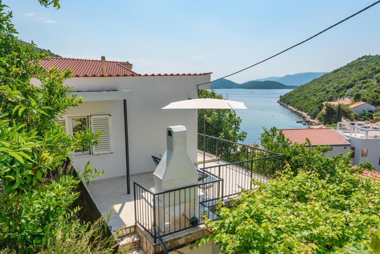 Family House Grey Apartamento Duboka Exterior foto