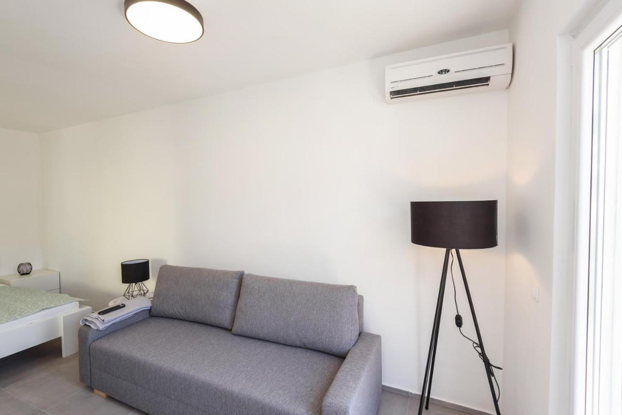 Family House Grey Apartamento Duboka Exterior foto